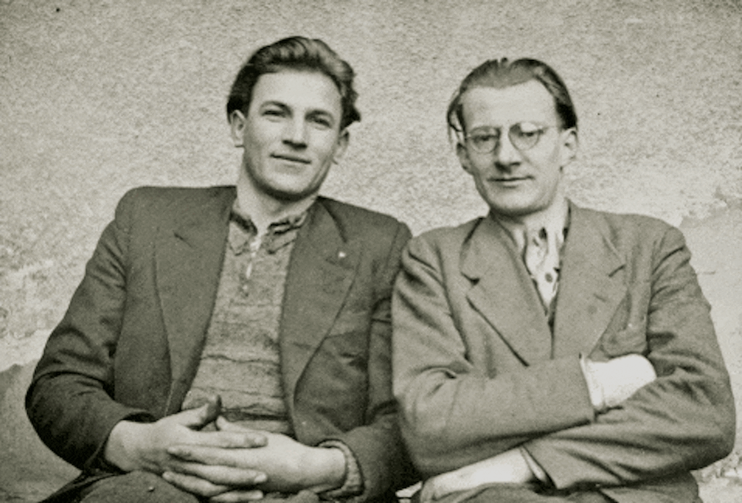 Billede skifter fra sort-hvid til farve.